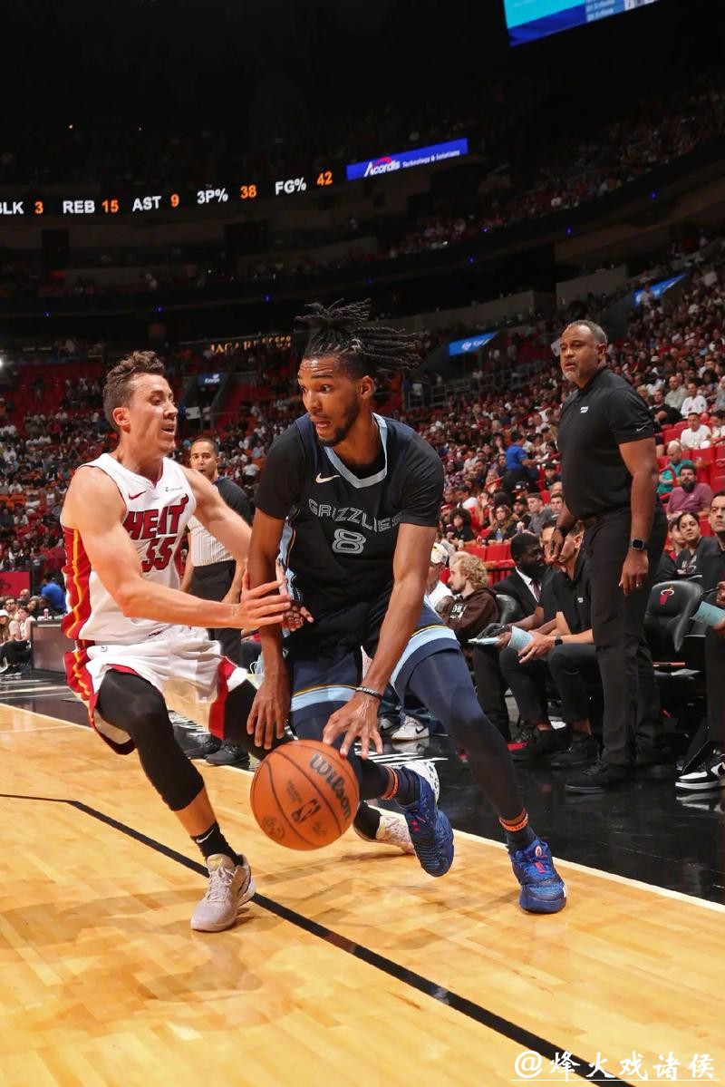 灰熊将裁掉罗斯 36岁的他过去三年合计打77场 灰熊将裁掉罗斯 36岁的他过去三年合计打77场