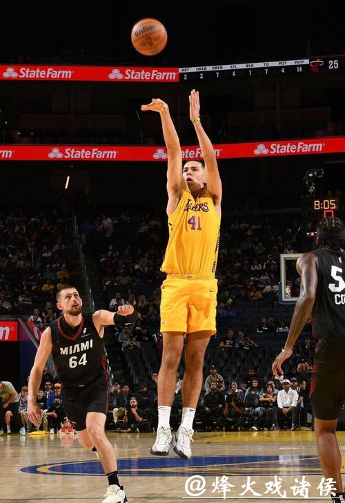 克内克特35分布朗尼4分2篮板 湖人险胜太阳